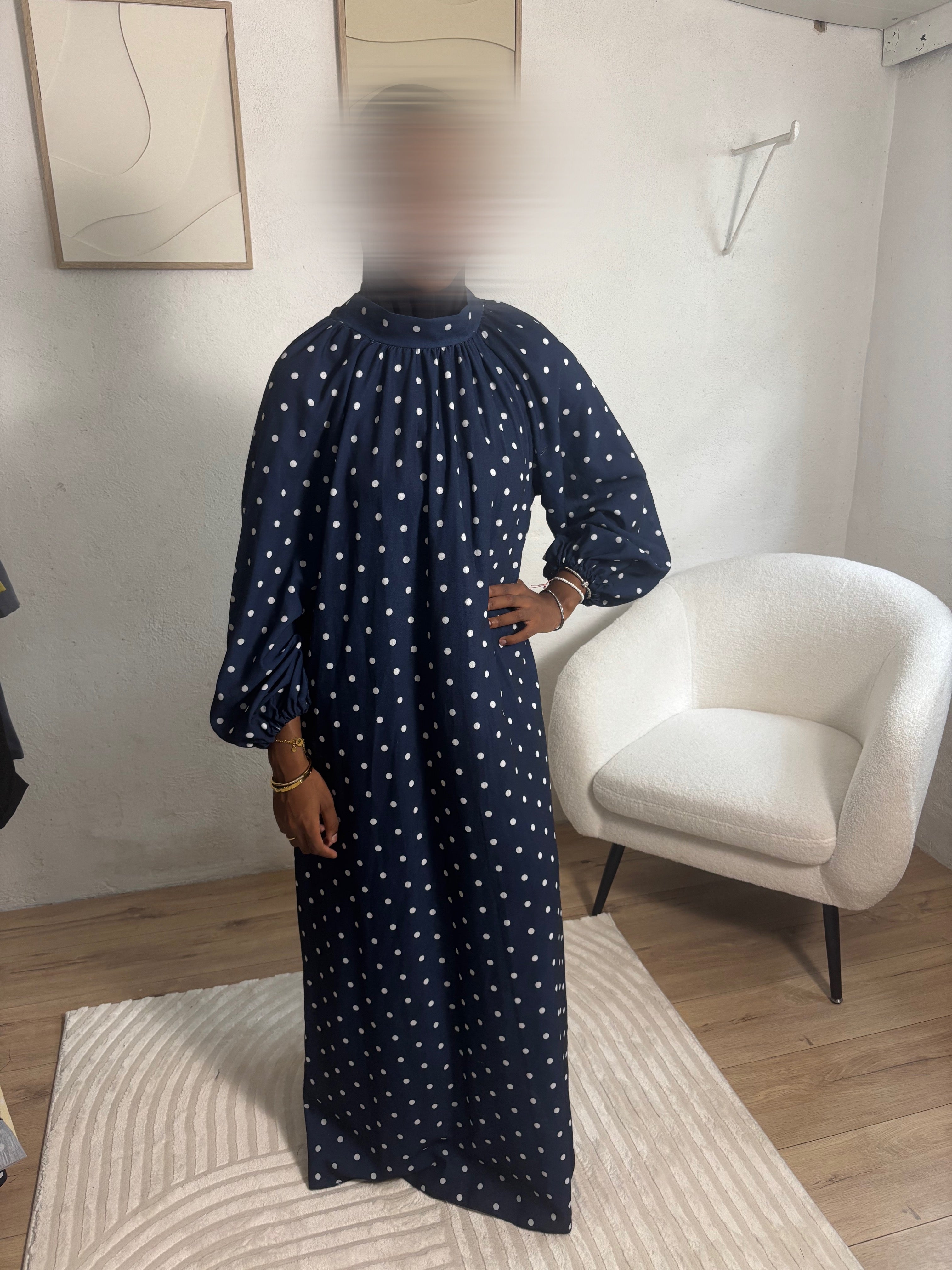 Robe à pois bleu marine